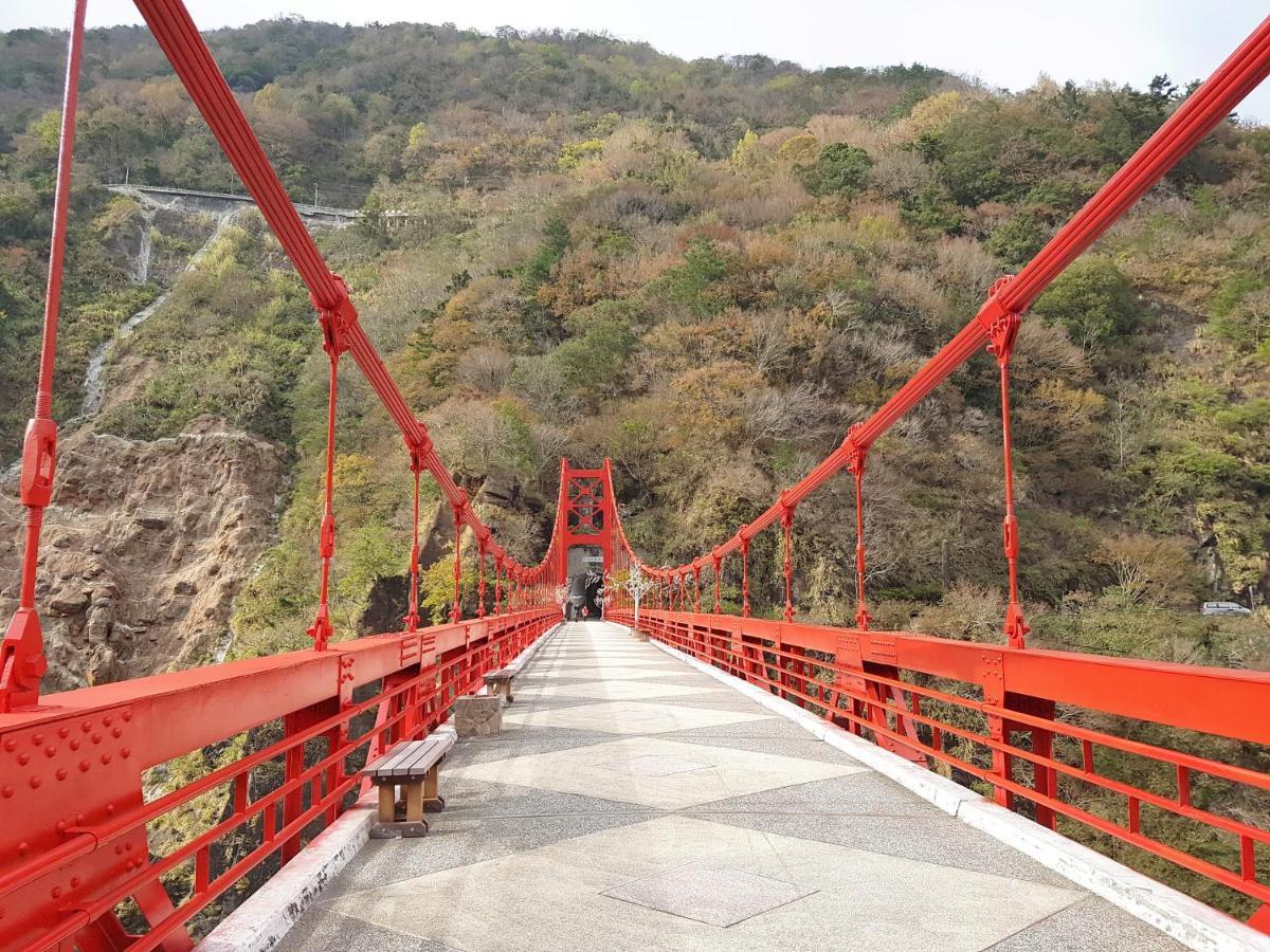拉拉山周家渡假旅館 Hualing Exterior foto